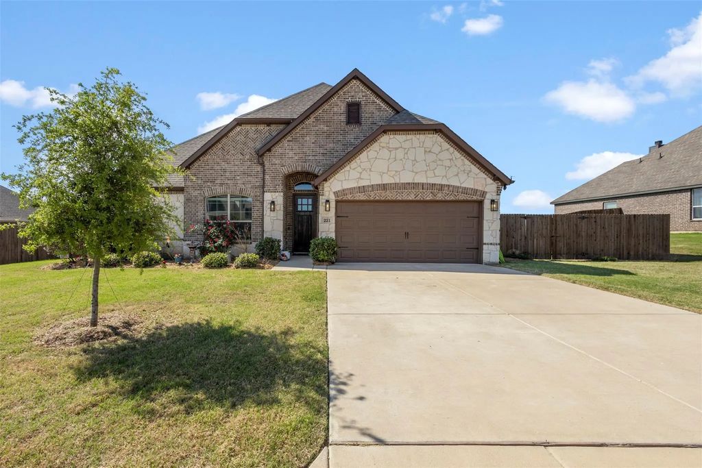 221 Prairie Dog Drive, Godley