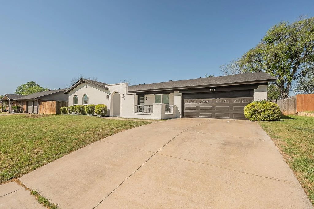 217 Cooper Drive, Hurst
