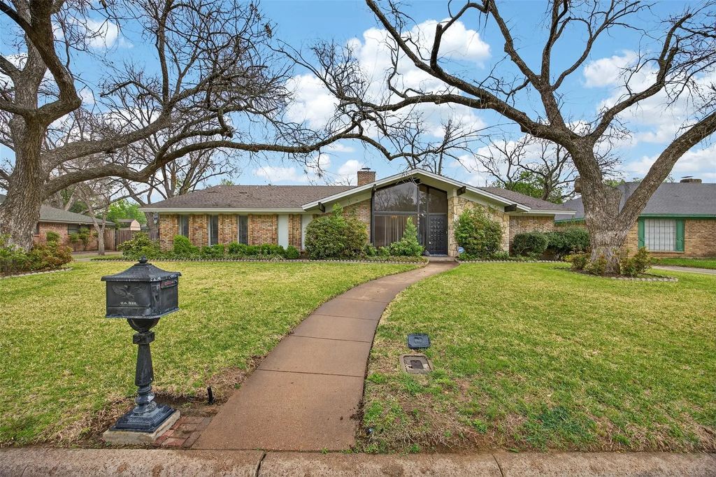 2907 Glasgow Drive, Arlington