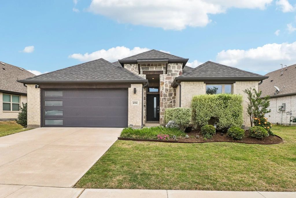 4314 Lombardy Drive, Venus