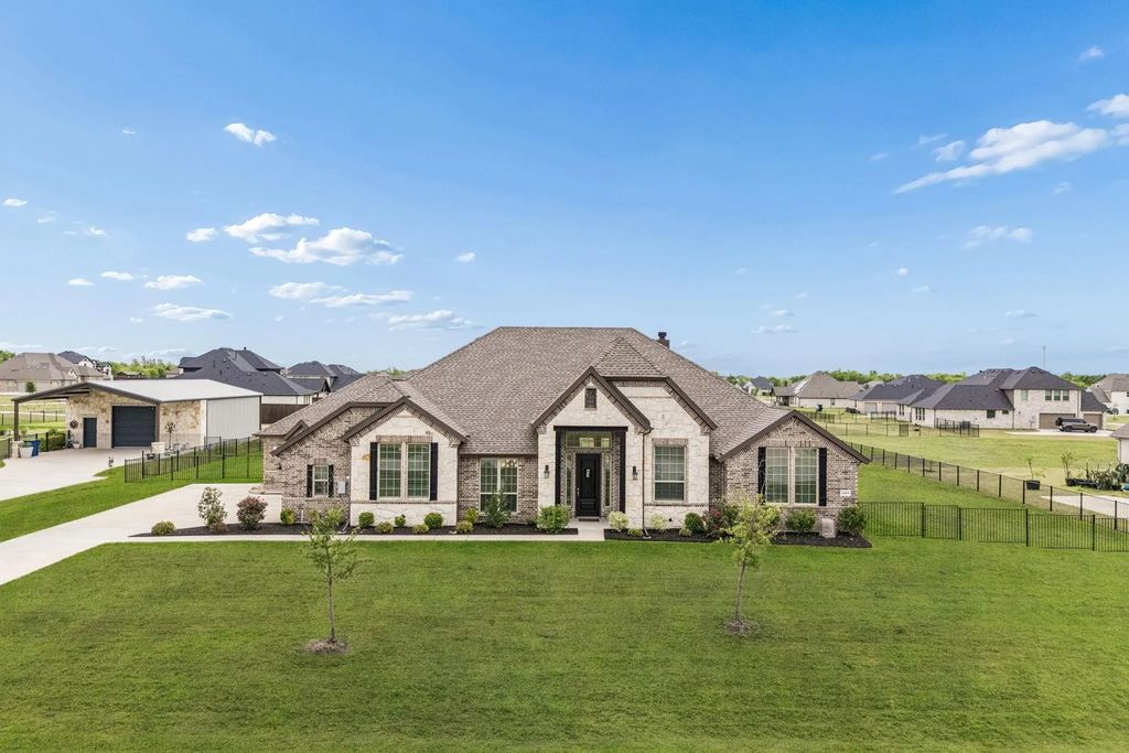 1581 Lynx Loop, Forney