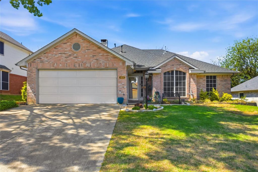4511 Queenswood Drive, Grand Prairie