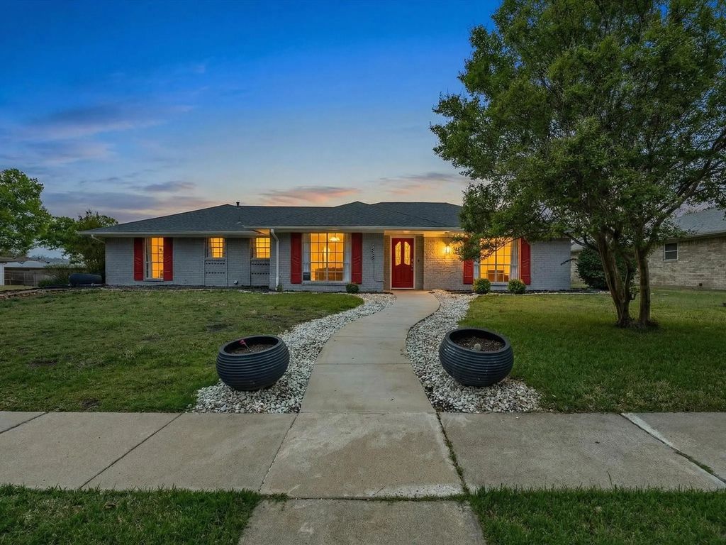 2200 Parkhaven Drive, Plano