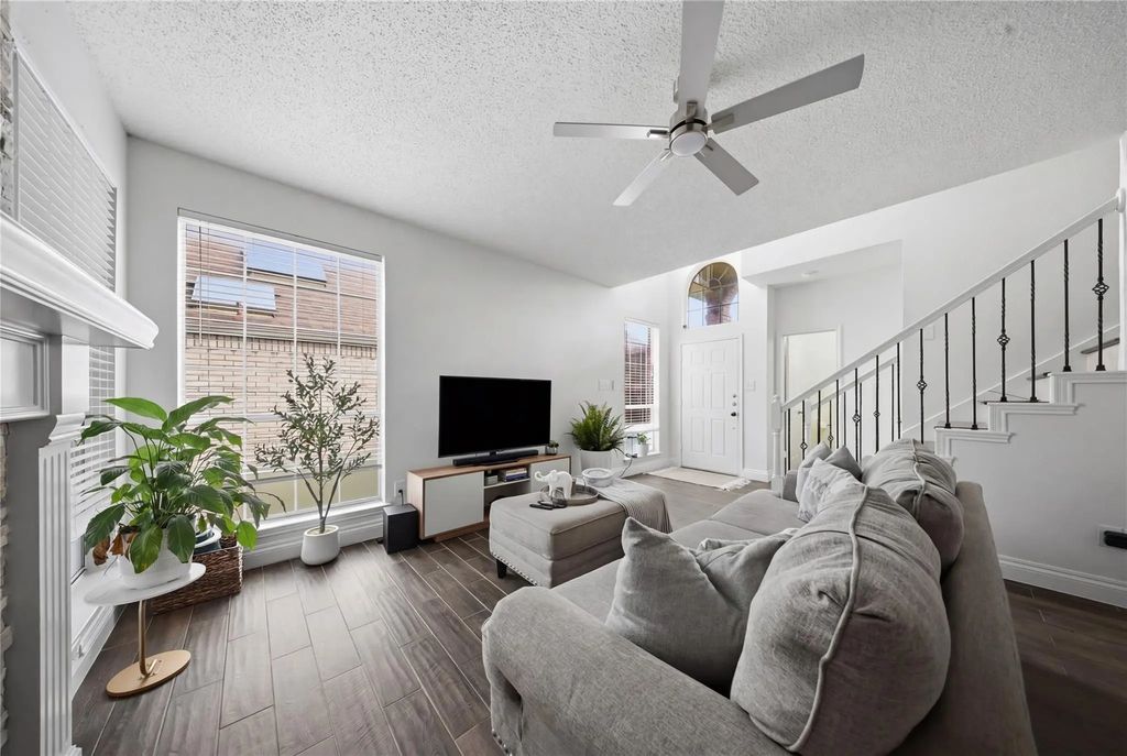 2108 Montclair Lane, Lewisville