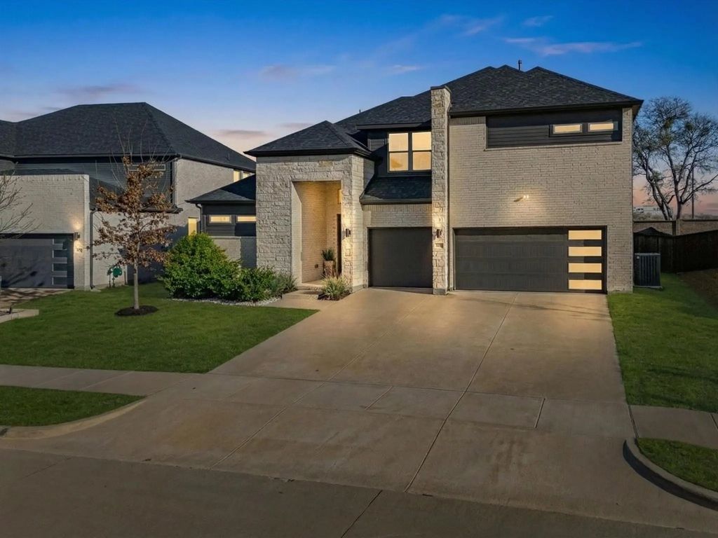900 Panorama Drive, Allen