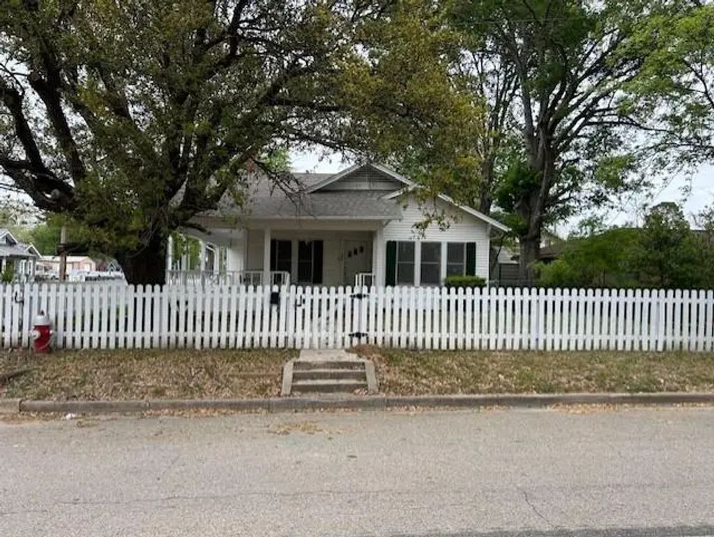 330 W Kilpatrick, Mineola