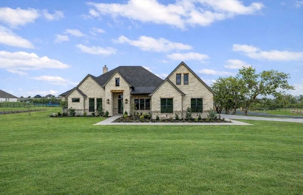 123 Club House Drive, Weatherford