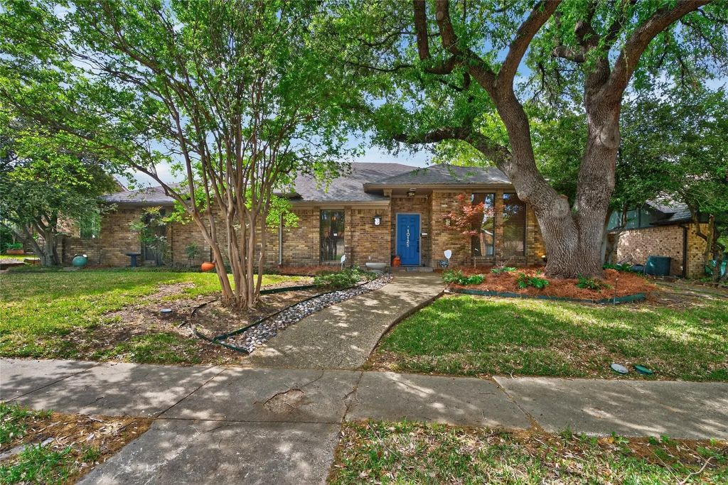 10128 Cimmaron Trail, Dallas