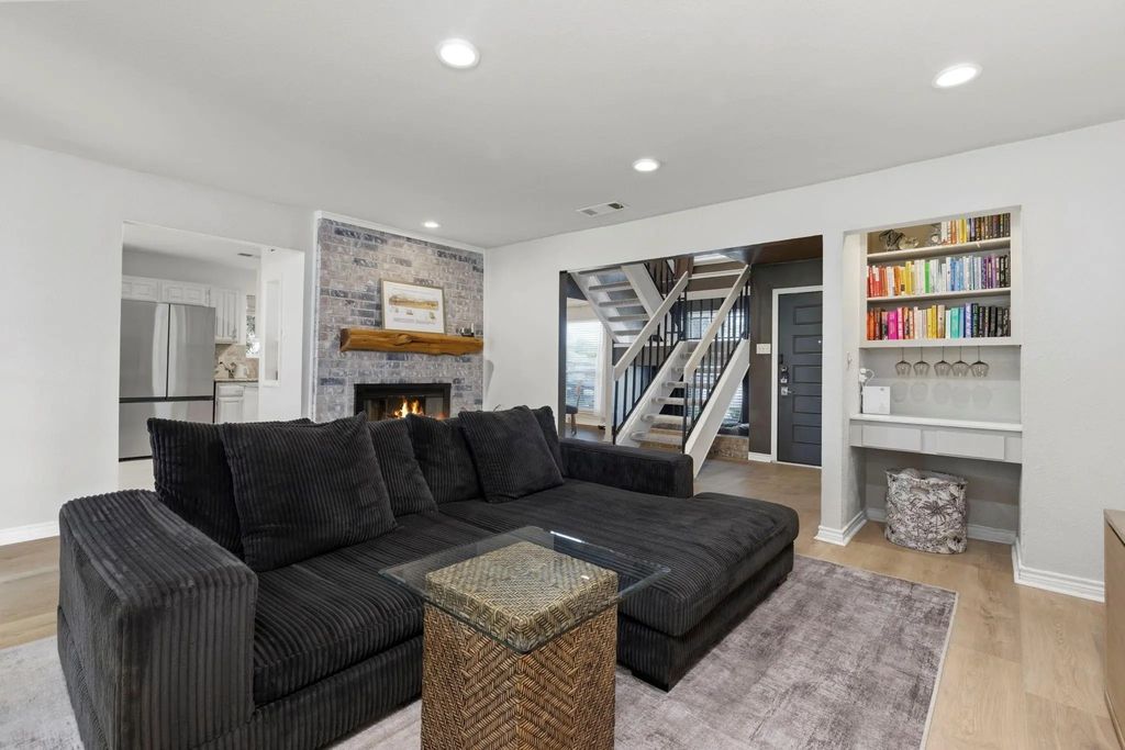 2604 Fallcreek Drive, Carrollton