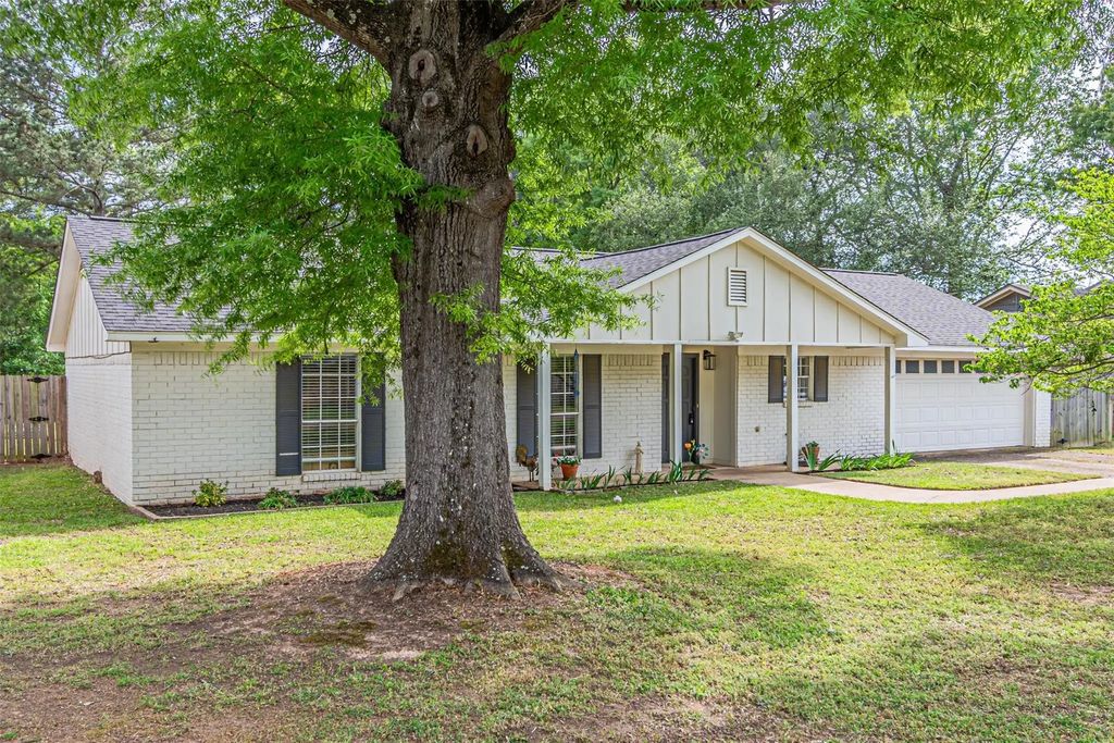 134 Park Drive, Longview