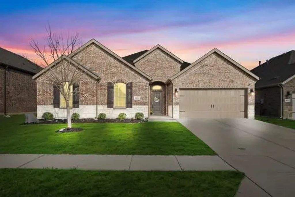 3516 Tunnel Avenue, Aubrey
