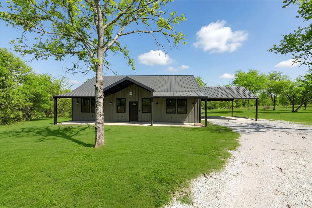 115 Valley Ridge Court, Bridgeport