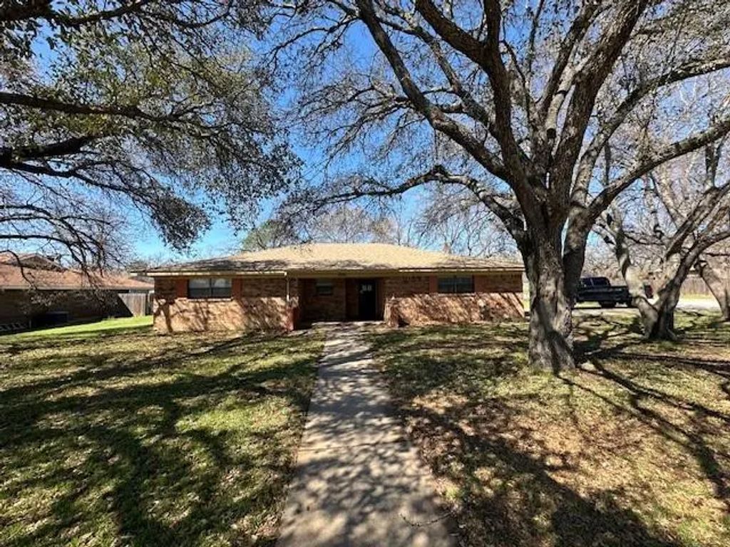 1200 Cliff Drive, Graham