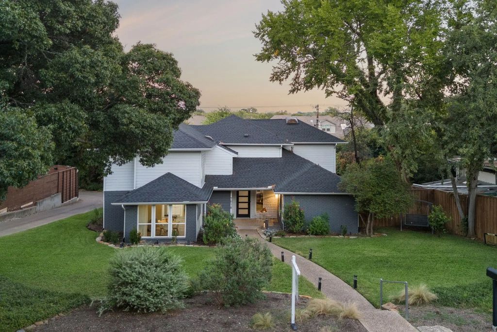 7018 Blackwood Drive, Dallas
