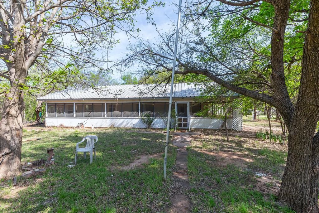 749 Cedar Street, Buffalo Gap
