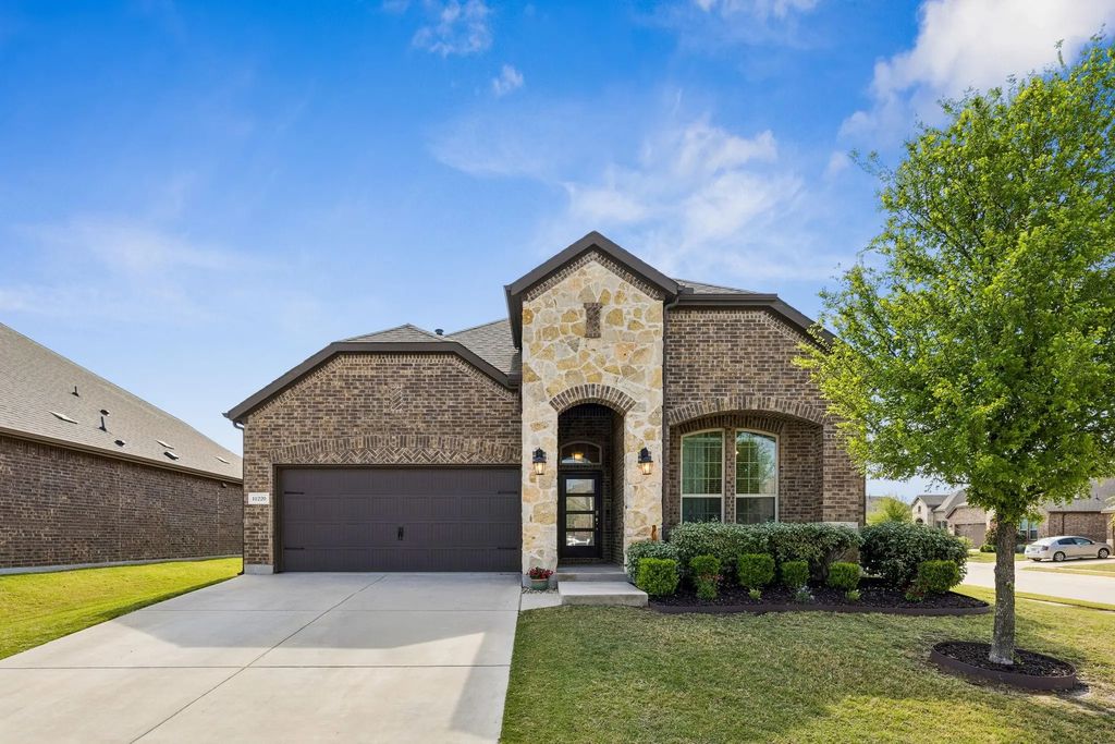11220 Blaze Street, Aubrey