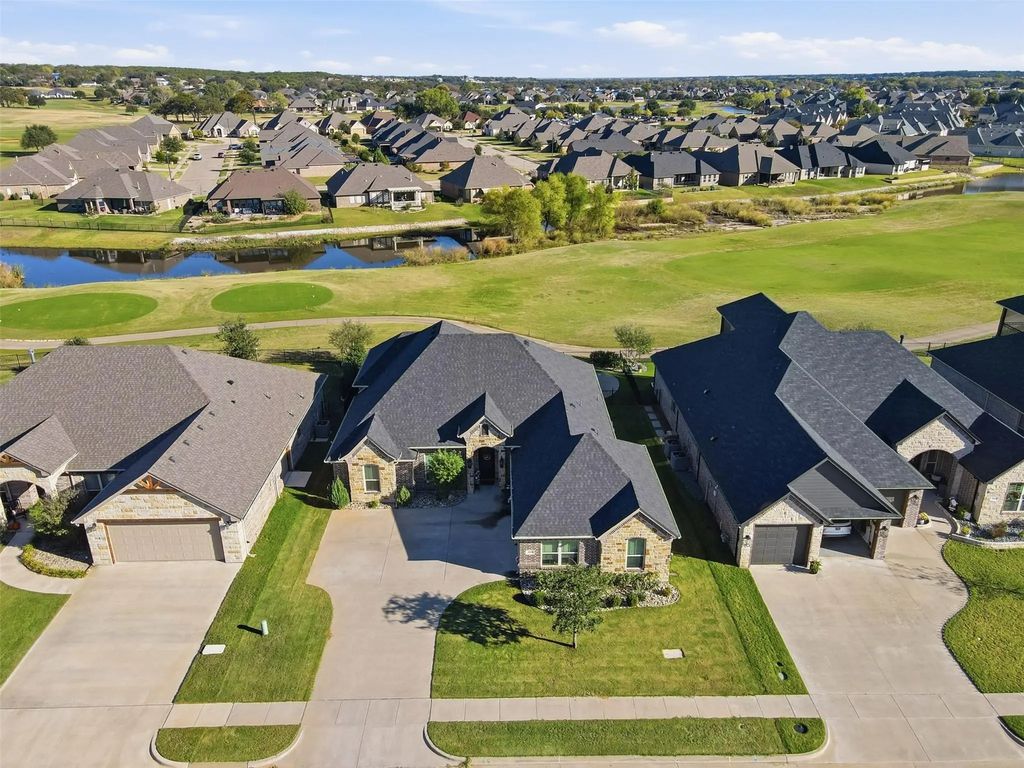 108 Spieth Court, Granbury