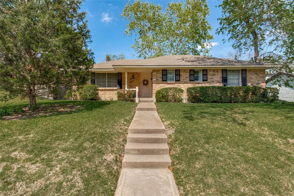 9935 Knoll Krest Drive, Dallas