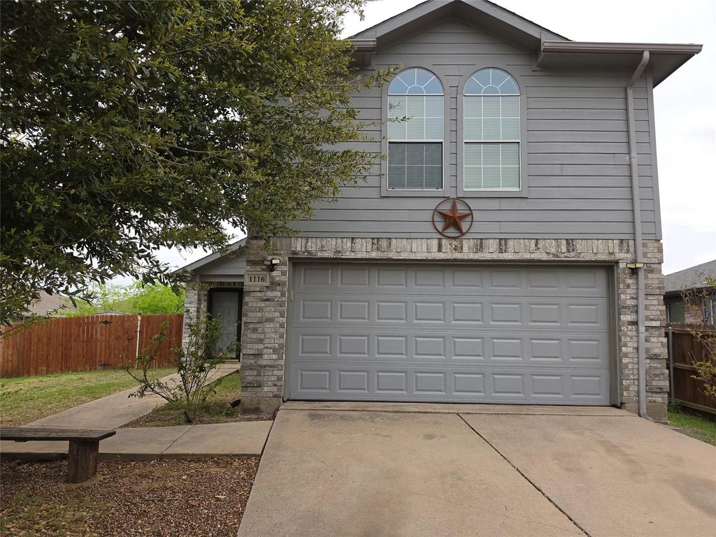 1116 Dixon Lane, Denton