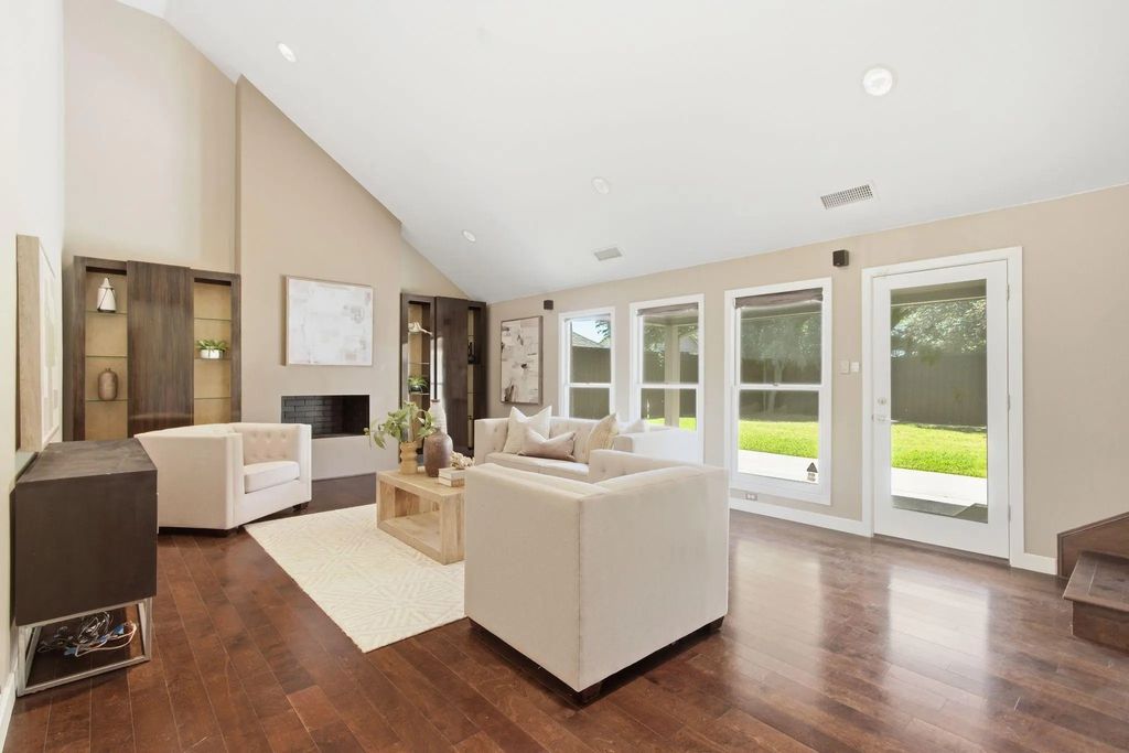 237 Woodcrest Drive, Richardson