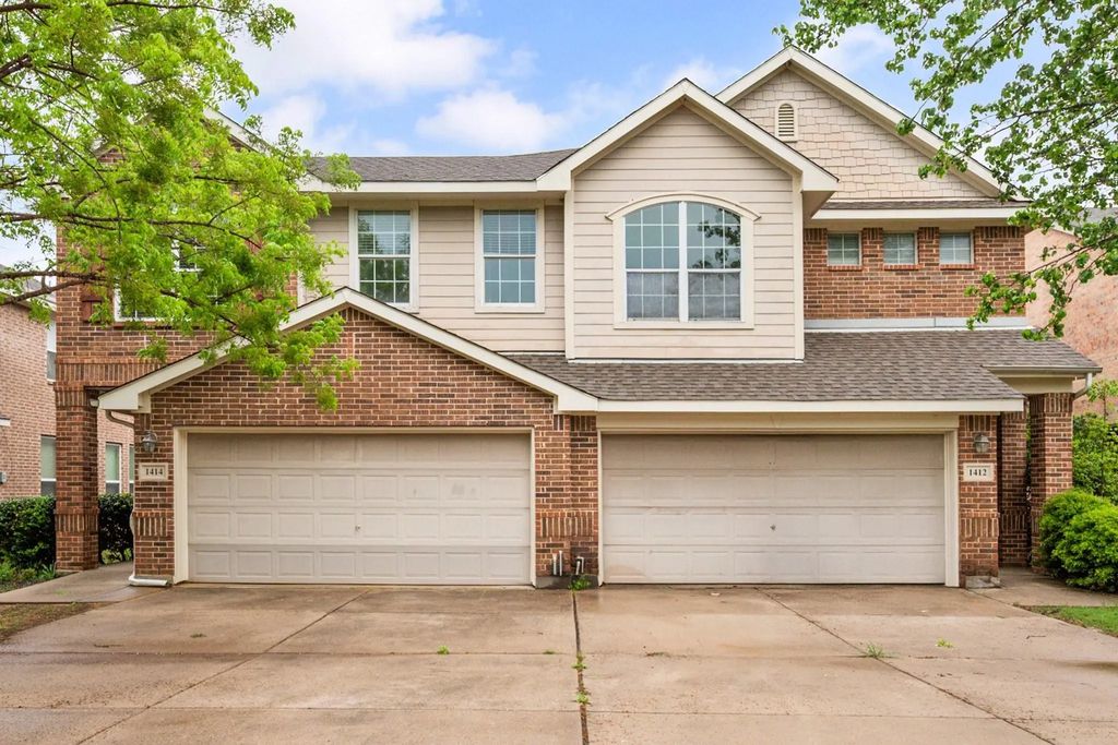 1414 Ravenwood Drive, Mansfield