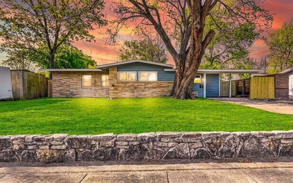 2116 Marilyn Lane, Arlington