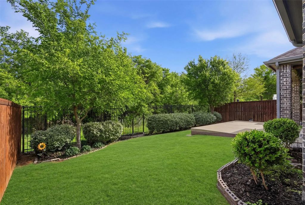 1225 Shire Drive, Aubrey