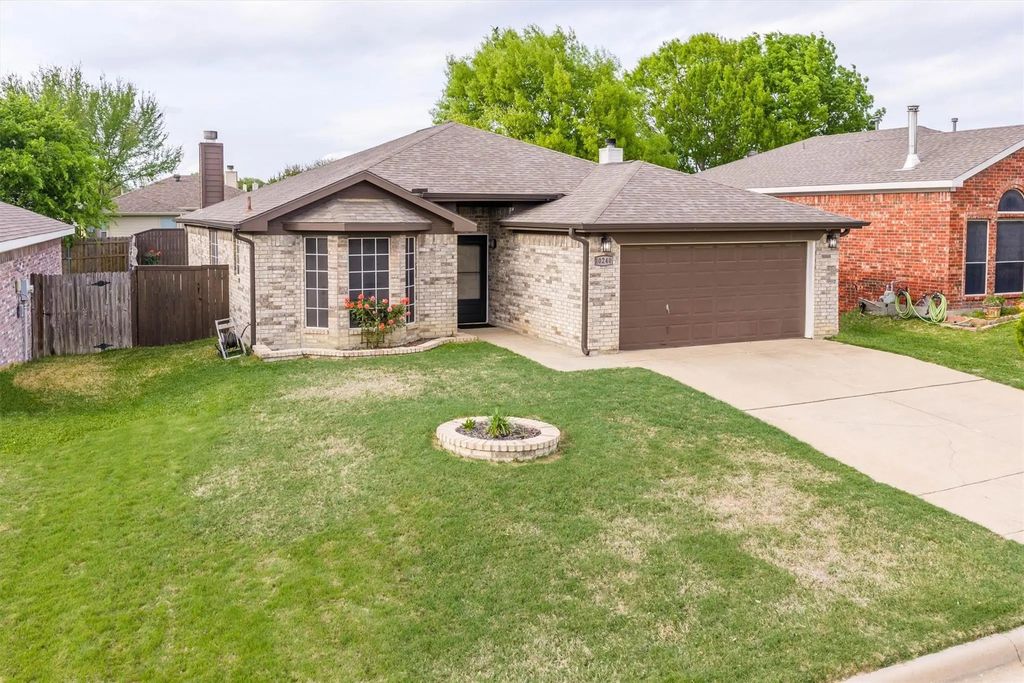10240 Brea Canyon Road, Fort Worth
