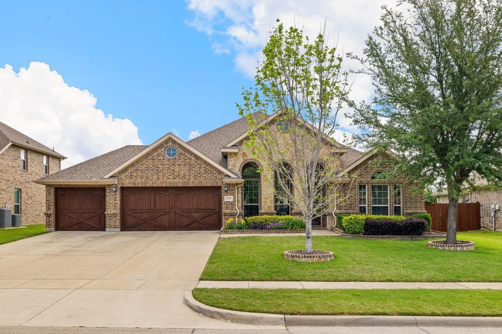 2234 Fallbrooke Drive, Grand Prairie