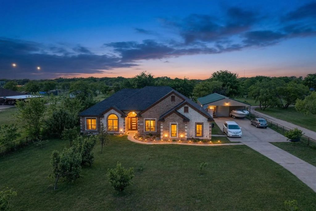 9807 Silver Creek Drive, Scurry