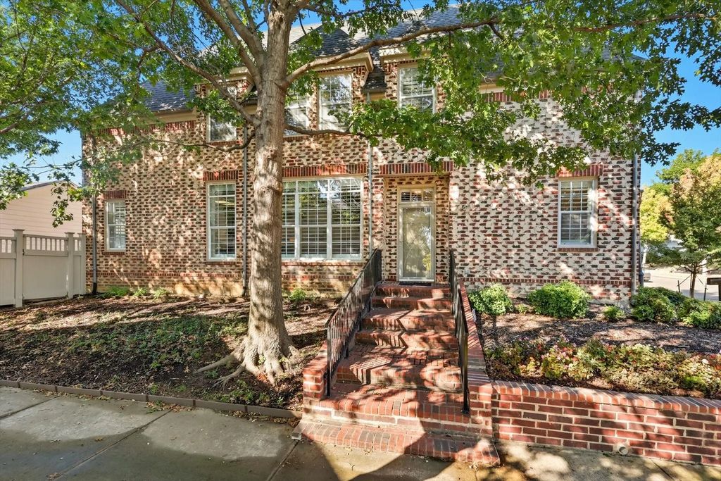 8240 Bridge Street, North Richland Hills