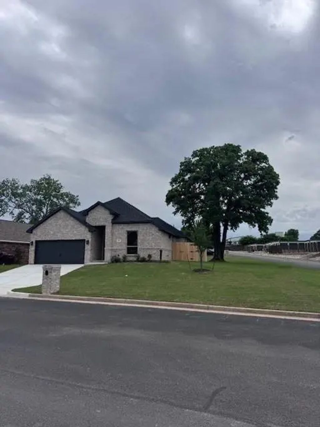 215 Sweetwater Drive, Weatherford