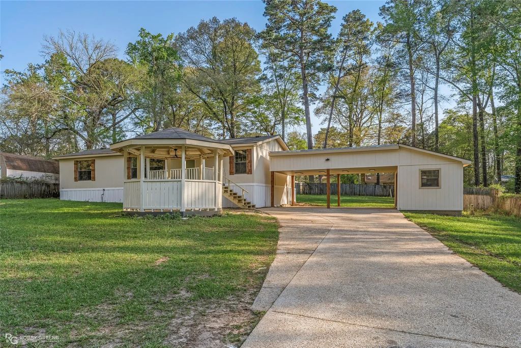 711 Lawrence Drive, Haughton
