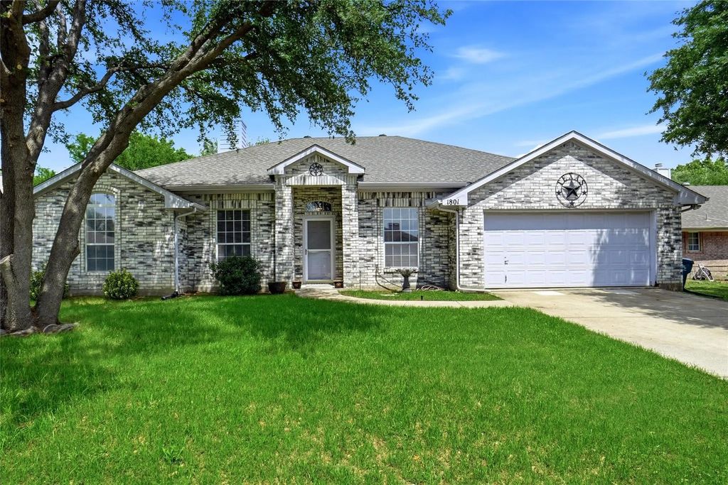 1801 Manten Boulevard, Denton