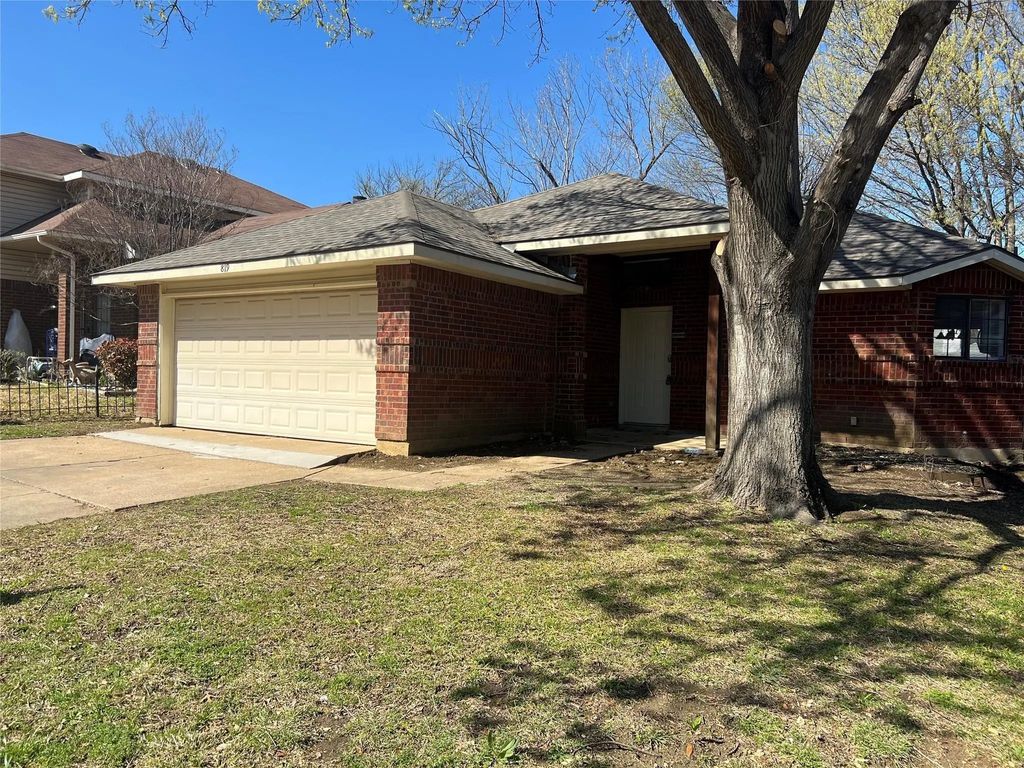 819 Lovingham Drive, Arlington