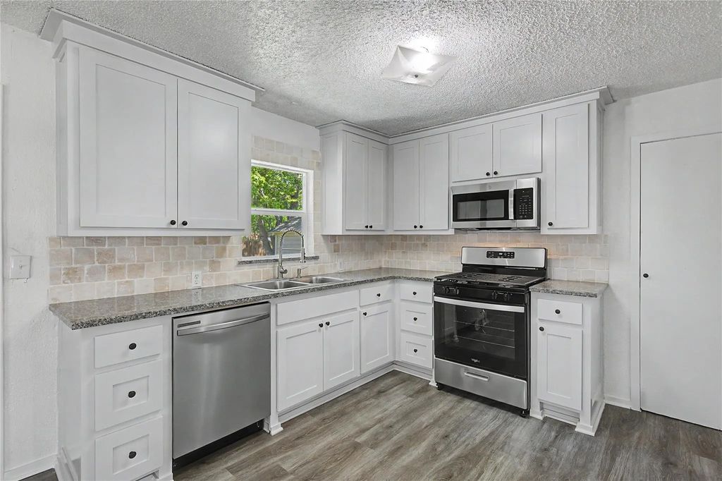 316 W 4th Terrace, Springtown