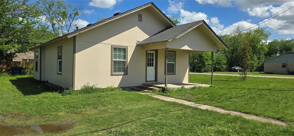 800 N 4th Street, Sanger