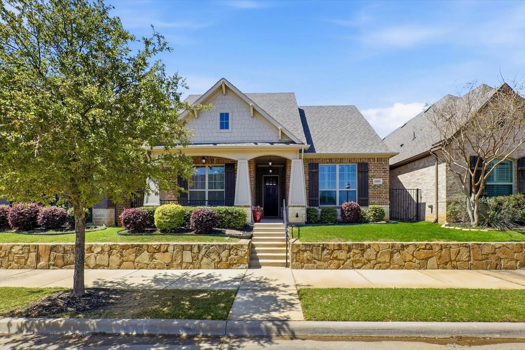 6909 Heather Lane, North Richland Hills