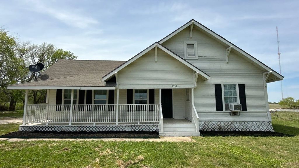 1338 S State Highway 121, Bonham