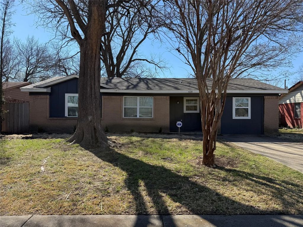 618 Pleasant Valley Road, Garland