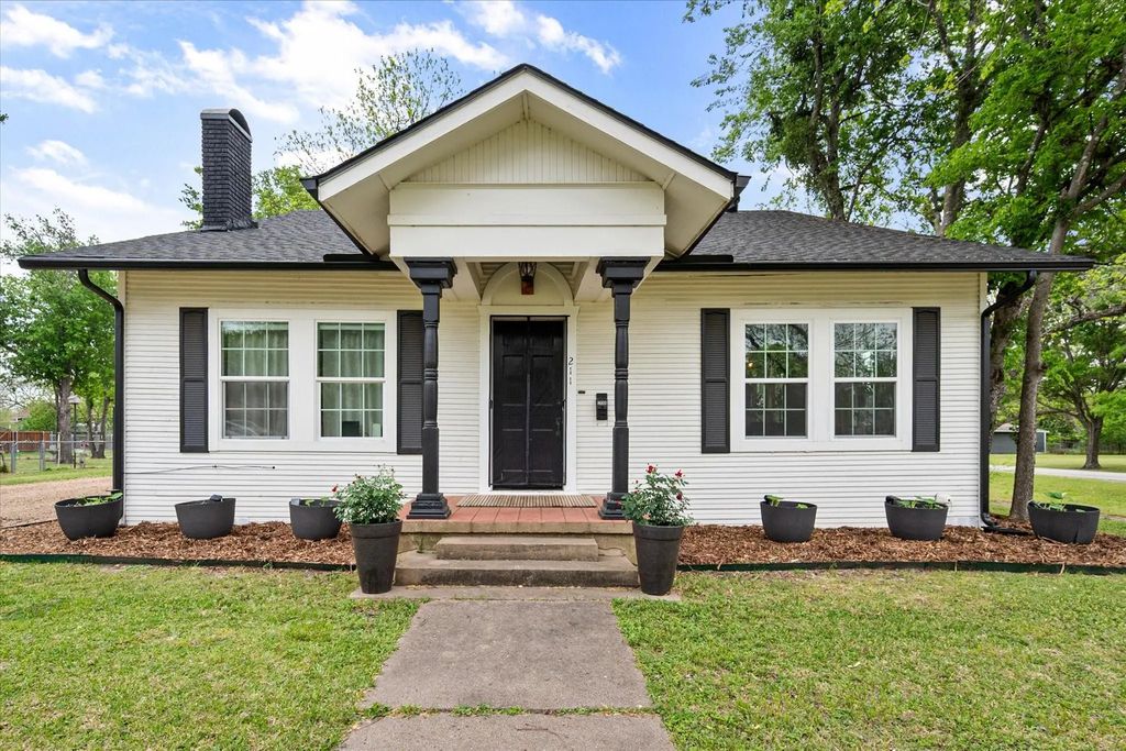 211 Sw 4th Street, Kerens
