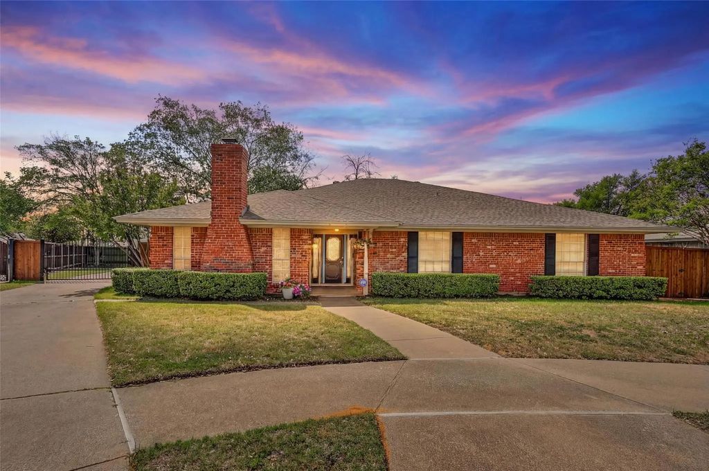 2804 Whispering Trail Circle, Pantego