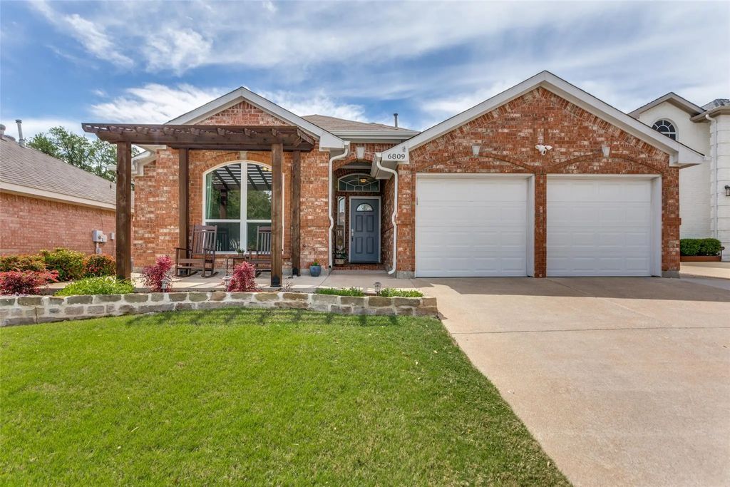 6809 Day Drive, Fort Worth