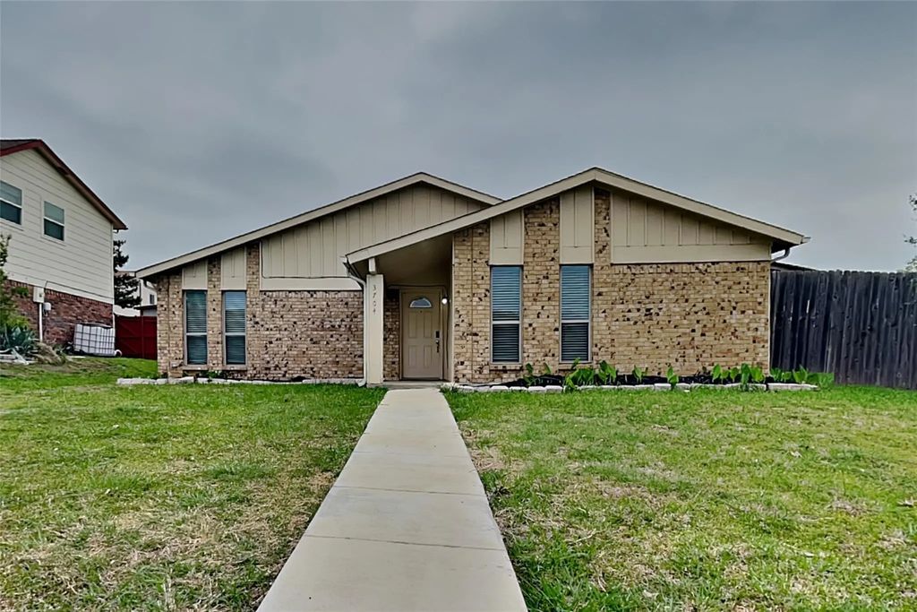 3704 Fairfield Drive, Carrollton