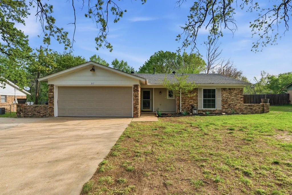 317 Glenhaven Drive, Azle