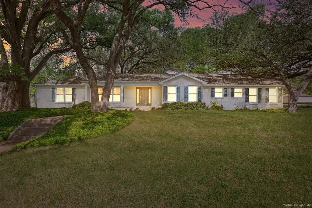 102 N 30th Street, Waco