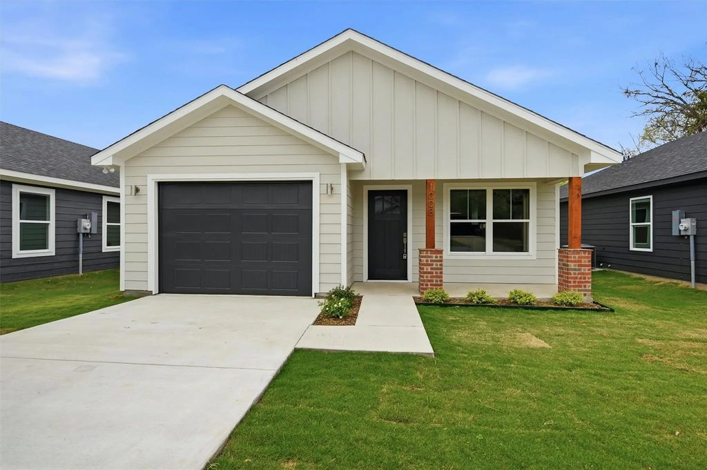 1008 S First Street, Sherman