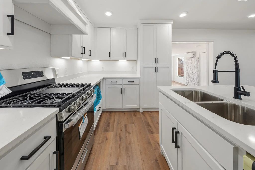 1710 E Tucker Boulevard, Arlington
