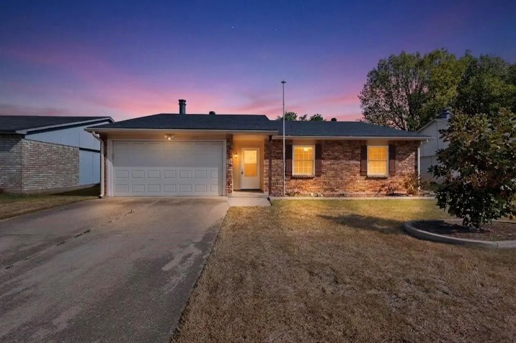 1010 California Trail, Grand Prairie