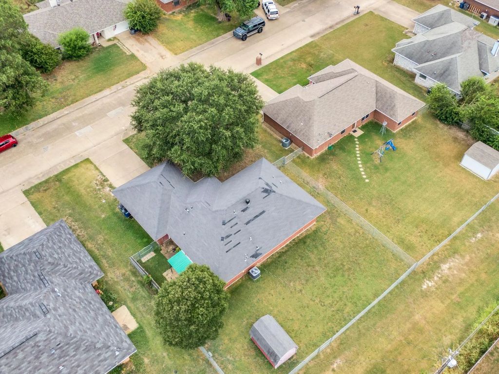 512 Bluebird Lane, Red Oak